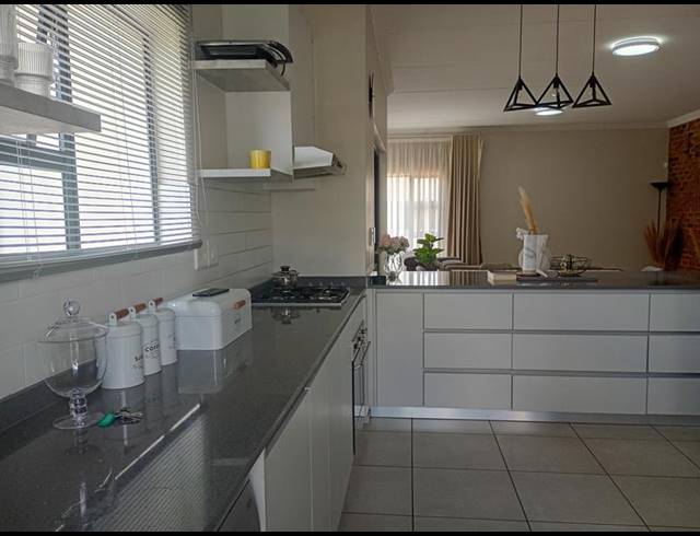 4 BEDROOM PROPERTY TO RENT IN HOMES HAVEN